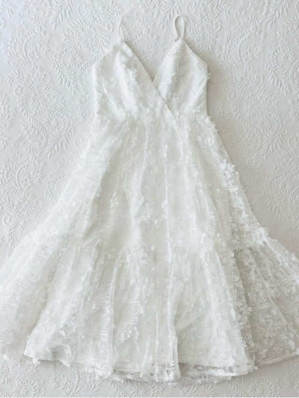 Lulu's White Midi Dress with Elegant Design